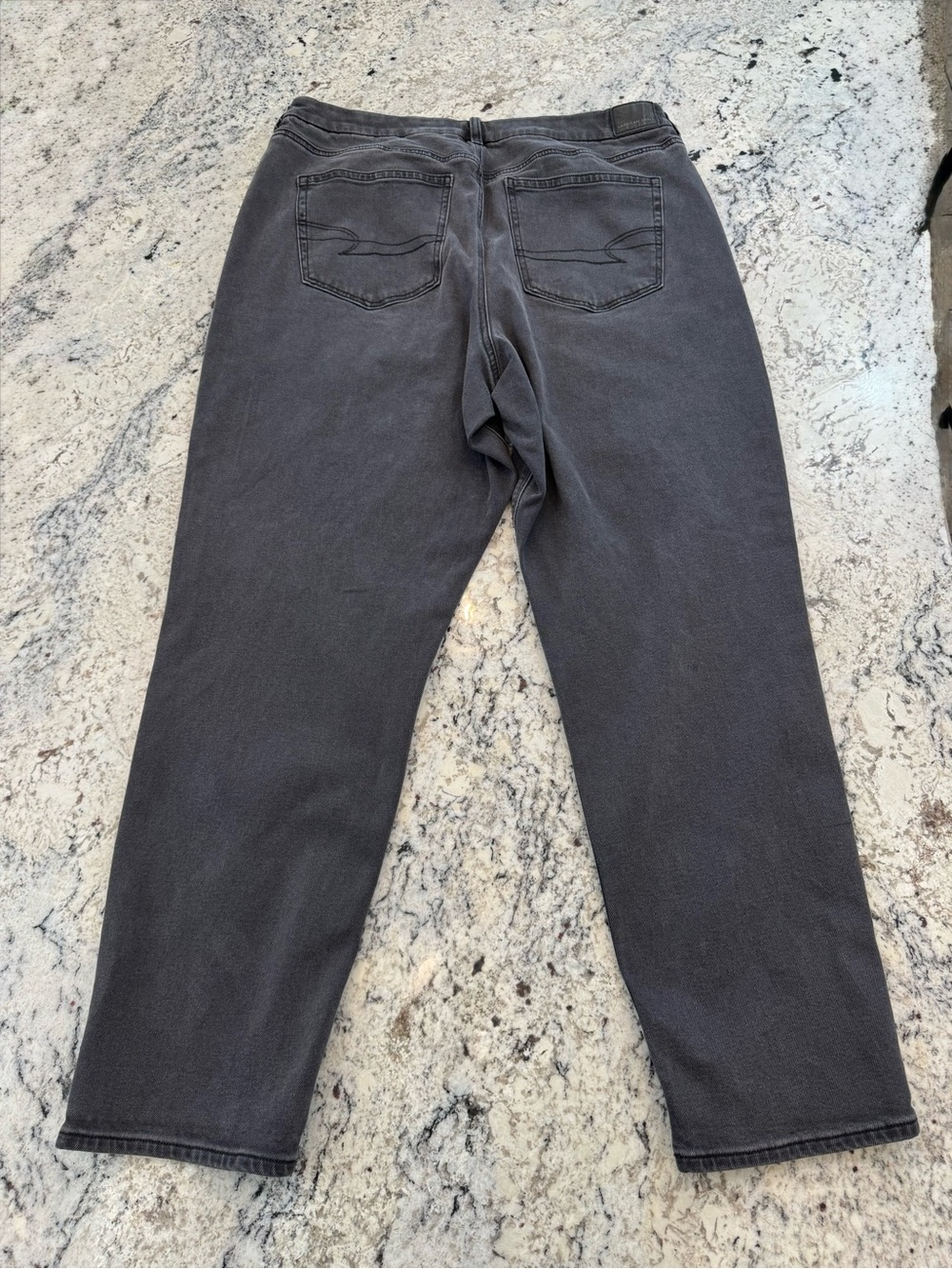 American Eagle Curvy Mom Jeans Gray Wash Stretch Denim Women’s 20 Long - Picture 3 of 10